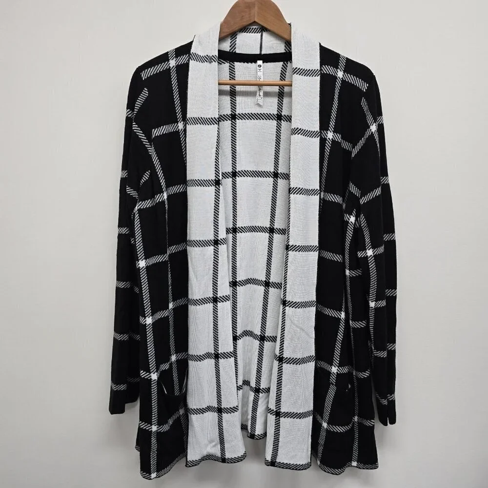 Leo & Nicole Thick Knit Open Front Cardigan Size 1X Grid Windowpane Black White